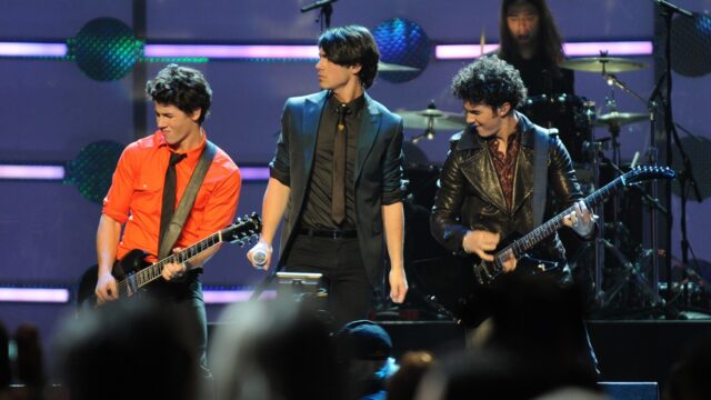 jonas brother, entertainers, singers